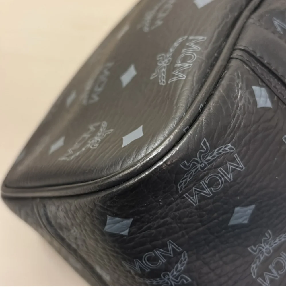 💯 Auth MCM Black Leather Tote Bag (Medium) - Picture 5 of 16